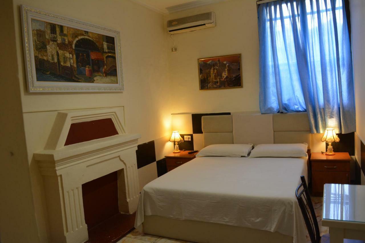 Hotel Republika 地拉那 外观 照片
