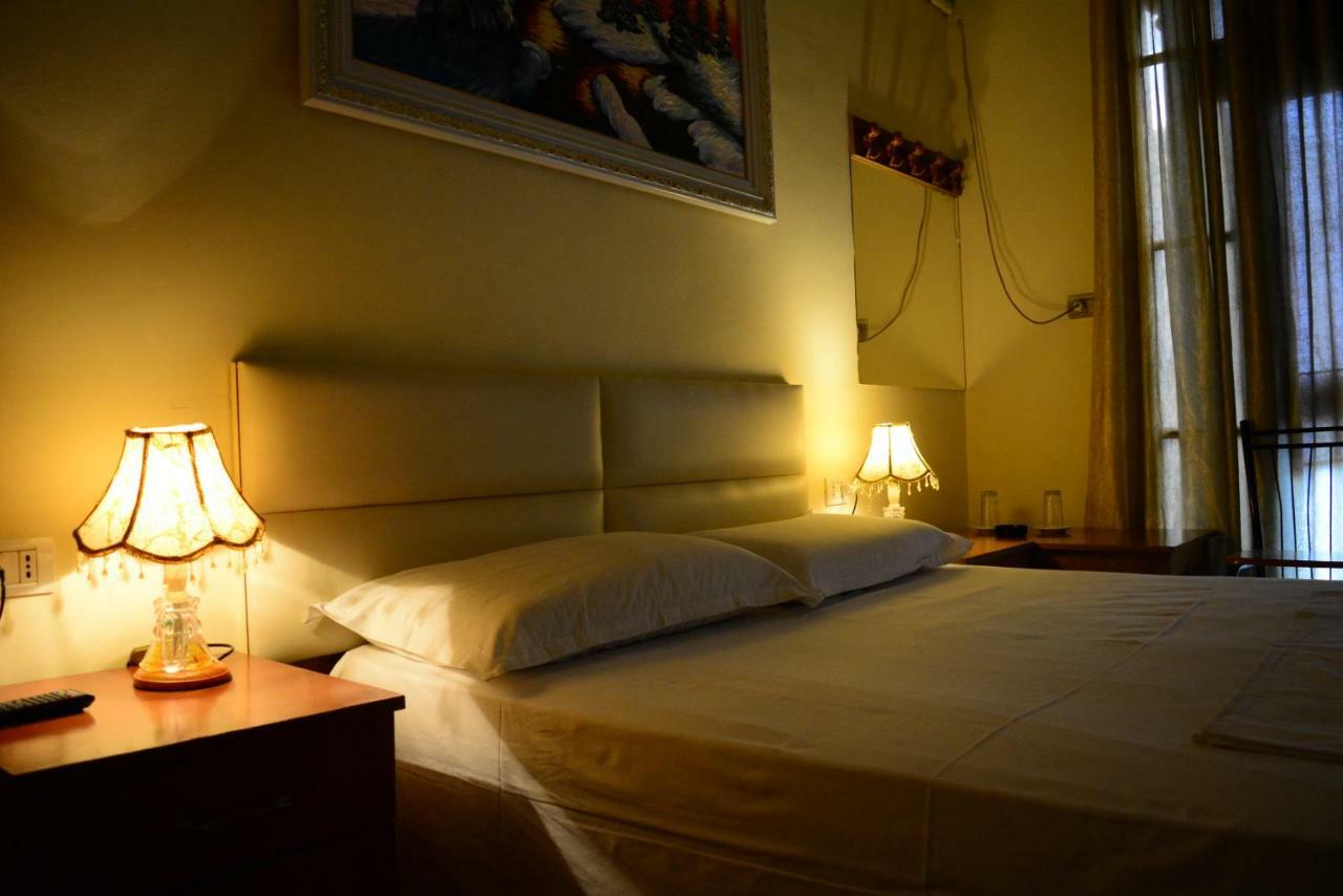 Hotel Republika 地拉那 外观 照片