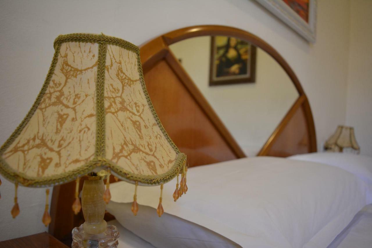 Hotel Republika 地拉那 外观 照片